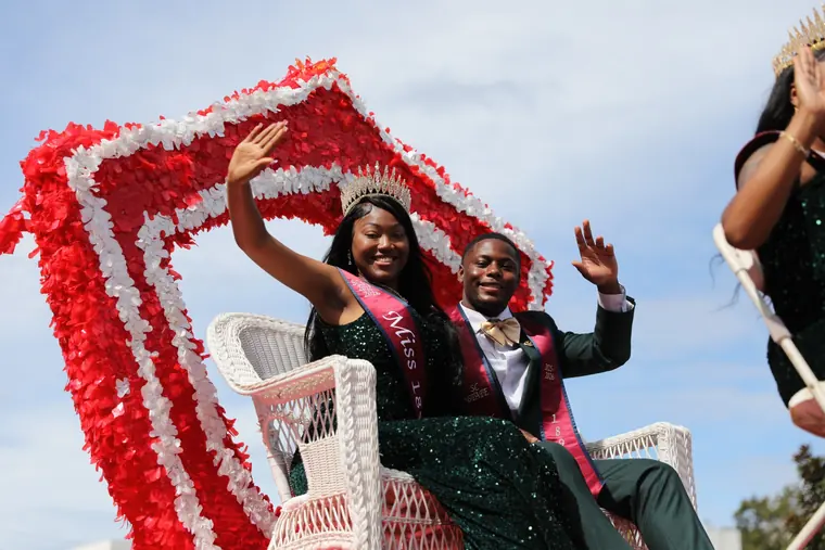 SC State Homecoming royalty riding in the parade